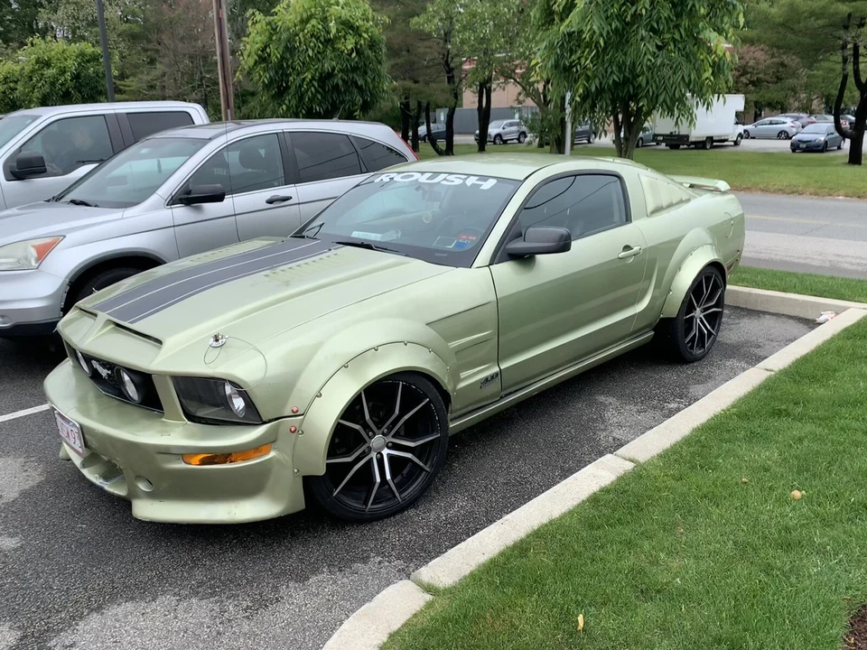 芬达耀斑适用于福特野马 S197 CONCAVE 宽体车轮拱 80 毫米 3" 4 件 — 第 1/3 张图片