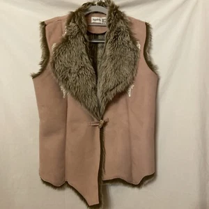 NWOT Together Pink Faux Fur and Suede Vest with Crochet Appliqués Size 10 BOHO - Picture 1 of 6