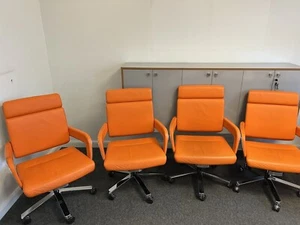 König und Neurath - CHARTA - Chefstuhl - auf Rollen - Orange/Schwarz/Chrom - Bild 1 von 15