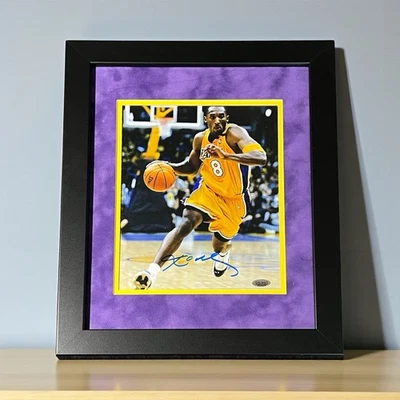 "Foto enmarcada autografiada firmada por Kobe Bryant 13x16"" con certificado de autenticidad Los Angeles Lakers #8" Foto 1 de 4