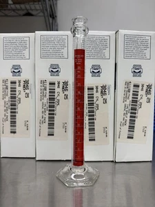 Pyrex 3046-25, einzelne metrische Skala Messzylinder mit lebenslangem Rot und Sicke - Bild 1 von 1