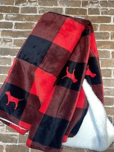 NEW VICTORIA'S SECRET PINK COZY SOFT SHERPA BLANKET RED BUFFALO PLAID DOGS 50X60 - Bild 1 von 4