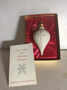 Vintage 1983 Lenox Ivory & 24K Gold Porcelain Christmas Ornament - Picture 1 of 6
