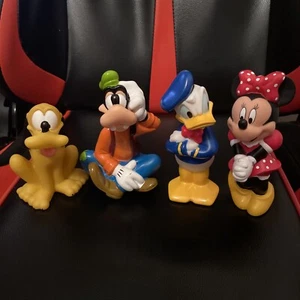 Disney Mickey Mouse & Friends 4-Pack Bath Tub Toys Rubber Bath Toy - Picture 1 of 3