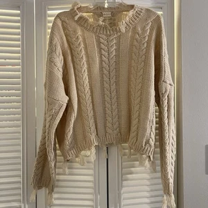 Altar’d State Distressed Fringe Knotted Cropped Sweater Size Medium - Imagen 1 de 13