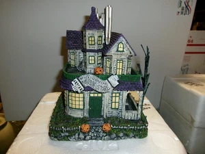 Hawthorne Village The Munsters Mockingbird Lane Music Store with Light & COA - Picture 1 of 11