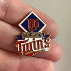 Vintage 1988 Minnesota Twins Stacked Logo Enamel Lapel Pin MLB - Picture 1 of 3