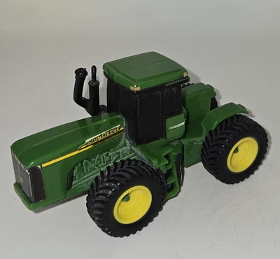 Tractor ERTL John Deere 9620 4x4 1/64 fundido a presión y plástico ventanas negras Foto 1 de 4