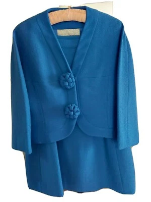 traje mujer Foto 1 de 4