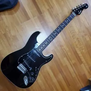 Fender - Picture 1 of 9