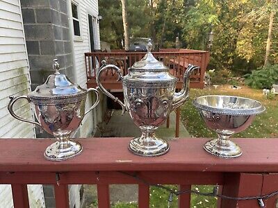 Vtg Rogers, Smith And Co. Hartford, Ct Silver Plated Greek Key Repousse Set. 3pc • 376.18$