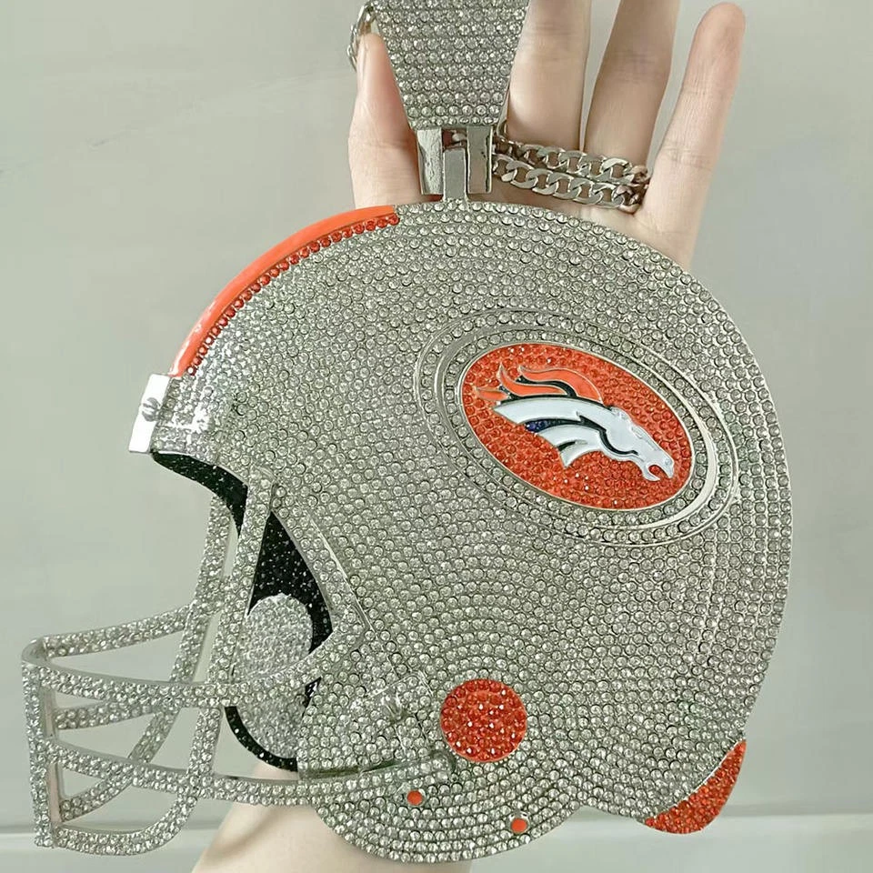 Collar D. BRONCOS 6" y 8" Casco Bling Colgante Hecho a Mano + Cadena de Regalo 23" Foto 1 de 1