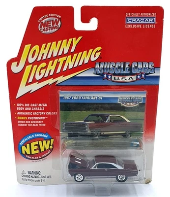 Johnny Lightning escala 1/64 205-01 - Muscle Cars EE. UU. 1967 Ford Fairlane GT Foto 1 de 4