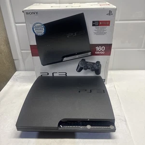 Consola doméstica Sony PlayStation 3 Slim 160 GB - negra CECH-2501A caja de dos controladores - Imagen 1 de 11