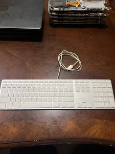Apple Keyboard - Model A1243 - USB - Wired Numeric Keypad - Picture 1 of 4