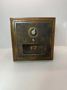 Vintage 1911 U.S. Post Office Door Bank #17 by Garland Cribbs Walnut Box - Bild 1 von 8