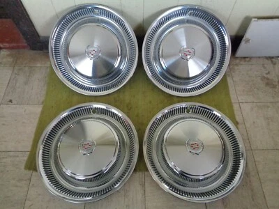 BONITO 74 75 76 Cadillac Fleetwood Tapacubos 15" Juego de 4 Cubiertas de Rueda Caddy Corona Foto 1 de 4