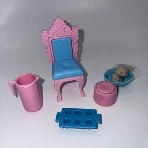 Polly Pocket Stuhl und Zubehör rosa blau Krug Katzenhocker Kunststoff - Bild 1 von 4