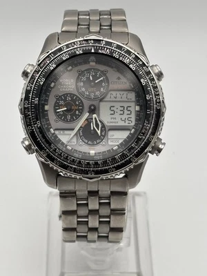 Relógio de quartzo Citizen masculino Promaster Navihawk C300-E80141 piloto titânio - Imagem 1 de 4