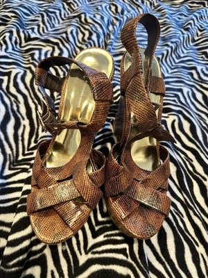 Коричневые туфли на танкетке с ремешками и узором INC размер 7 - Изображение 1 из 4