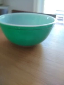 Vintage Pyrex Turquoise Green Nesting Mixing Bowl 403 2.5 QT - Picture 1 of 7