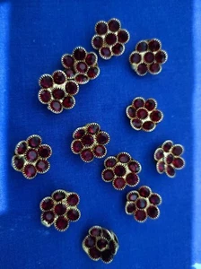 3 red crystal beads Fancy Shank Buttons dress sew on - Picture 1 of 5