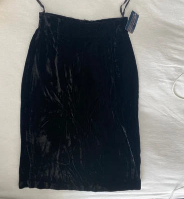 FALDA RECTA DE TERCIOPELO NEGRO HERMAN SPIRIT*Talla 6 nueva con etiquetas Foto 1 de 4