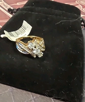 10k YELLOW GOLD  AND DIAMOND RING 1CTTW SIZE 7 - Image 1 of 4