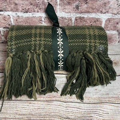 Manta gruesa tejida para vacaciones verde tonal - Hearth & Hand™ con magnolia Foto 1 de 2