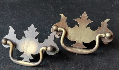 ARCHITECTURAL SALVAGE LOT.  METAL PULLS. 2pc Cover