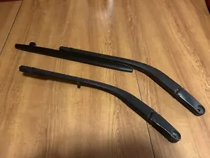 1999-2004 Land Rover Discovery 2 Left Right Pair of Windshield Wiper Arms OEM - Picture 1 of 6