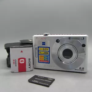 Sony fotocamera digitale Cybershot DSC-W30 6,0MP argento testata - Foto 1 di 8