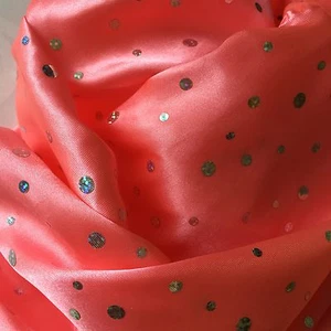 SATIN Stoff PINK mit PAILLETTEN  glänzend Stoffe METERWARE - Bild 1 von 1