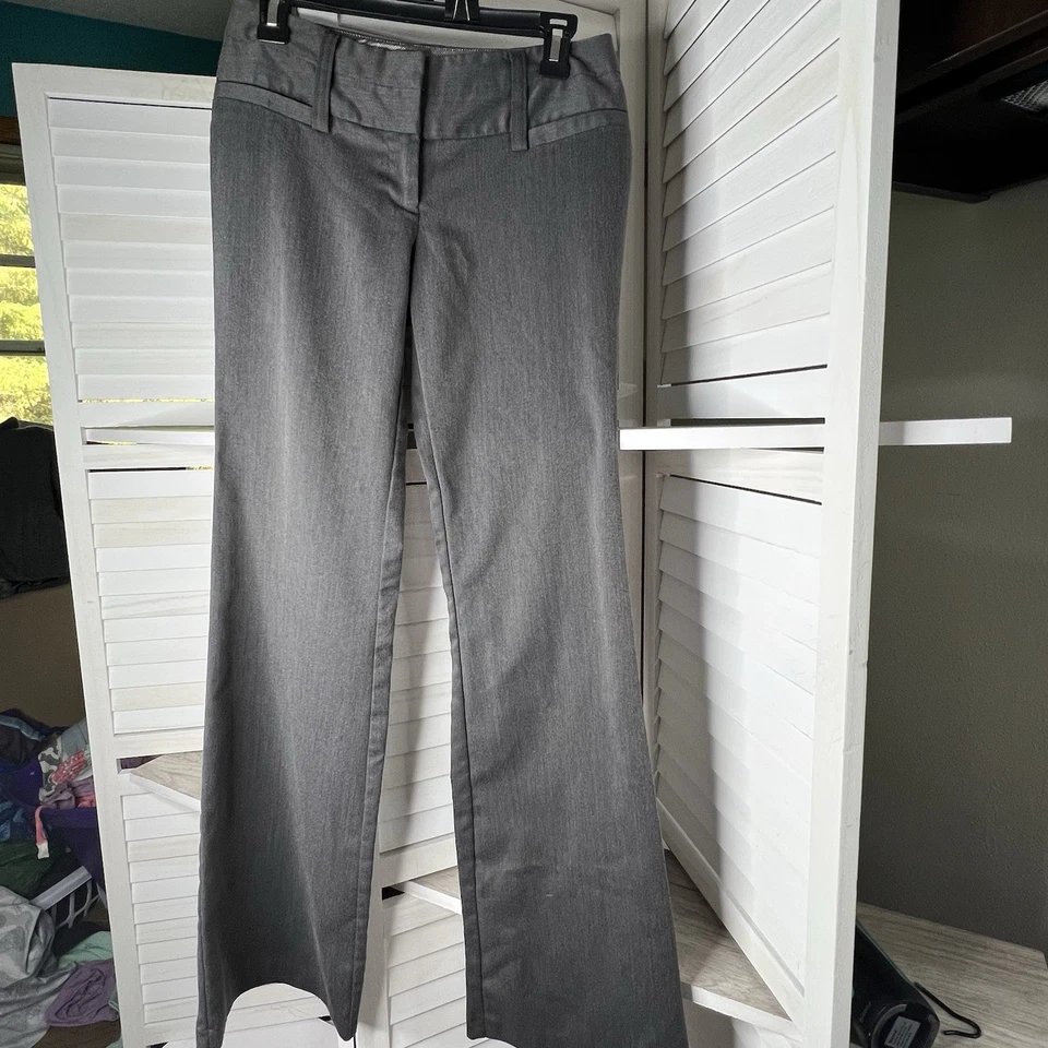 Pantalones de vestir acampanados grises Charlotte Russe para mujer talla 2L pantalones elásticos carrera Foto 1 de 4