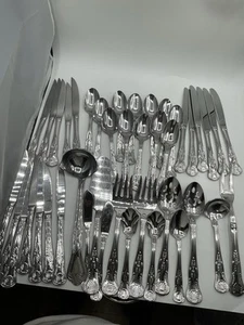 Set posate 41 pezzi Reed and Barton Kings inox lucido 18/10 con servitori - Foto 1 di 2
