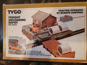 BACHMANN HO Scale Operating Gravel Car with Dump Yard 1426 - Picture 1 of 5