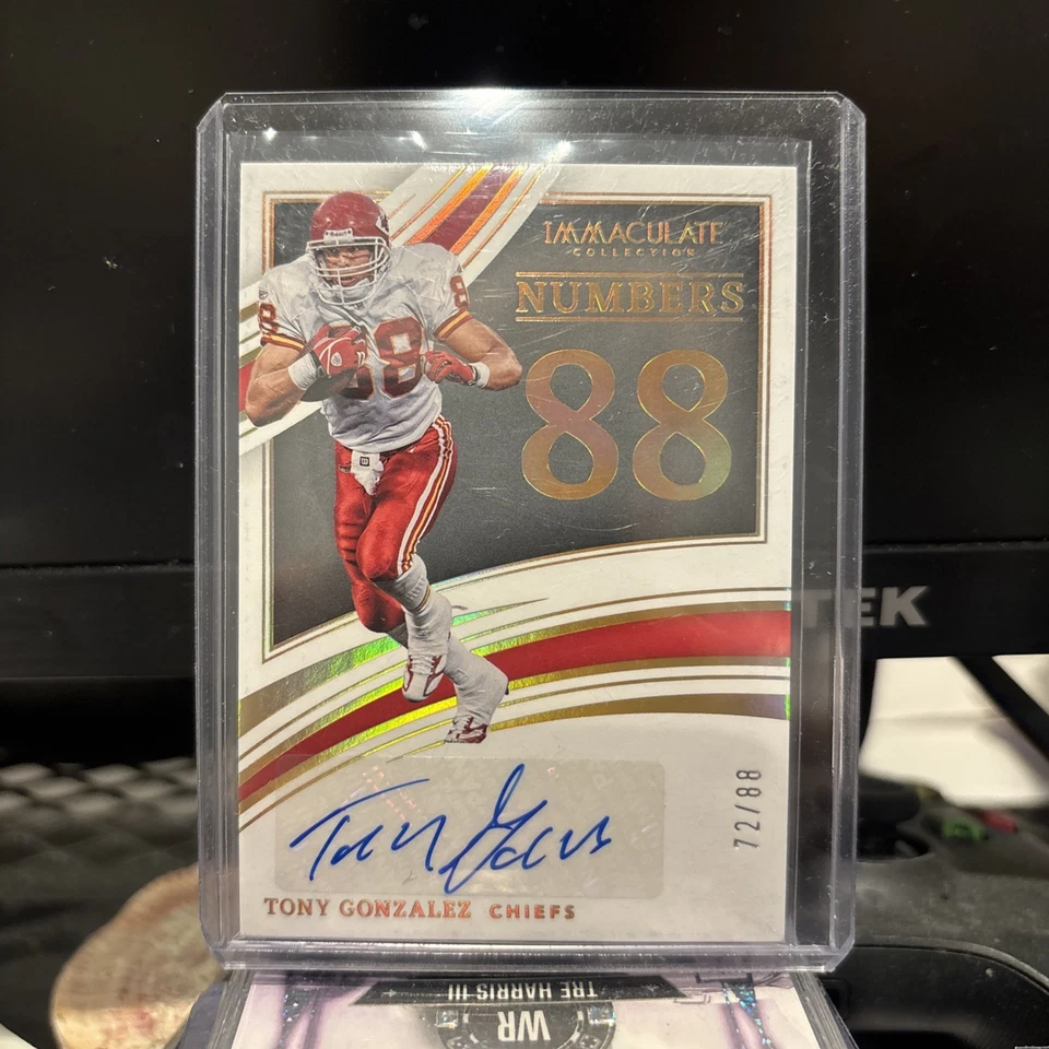 Tony Gonzalez 2022 Panini Colección Inmaculada Números Automático/88 Chiefs Foto 1 de 1