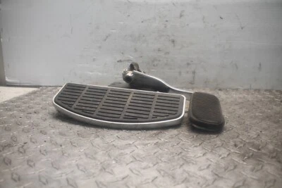 2008 SUZUKI BOULEVARD FRONT FOOT REST PEG STEP - Image 1 of 4