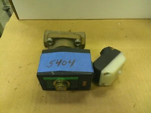 CKD APK11-20A 24VDC SOLENOID VAVE (3/4") - Picture 1 of 5