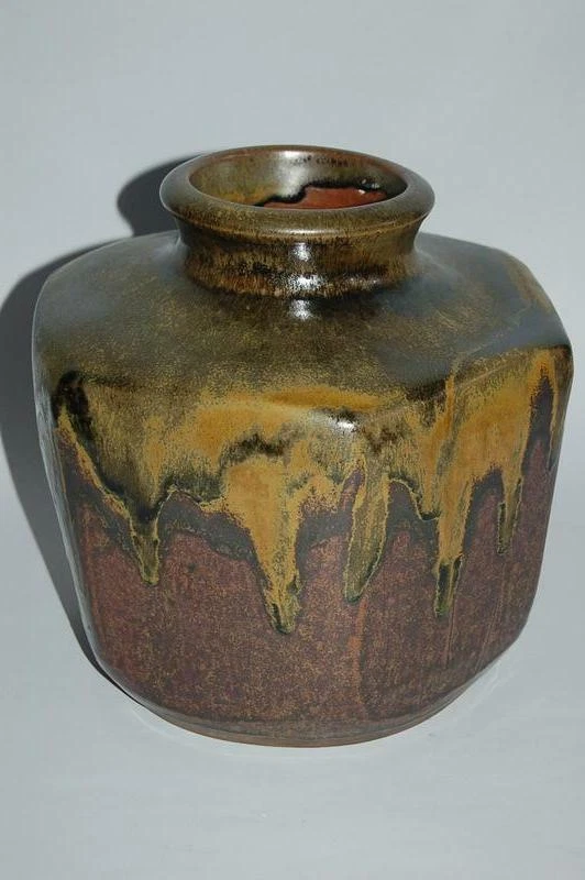 Tarro de almacenamiento para Asakura sansho, gres con esmaltes de polvo de té goteando, Japón Foto 1 de 4