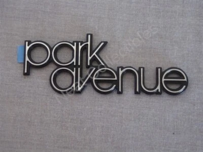 Placa de identificação Buick Park Avenue emblema painel traseiro quarto 1985 - 1990 fabricante de equipamento original  - Imagem 1 de 3