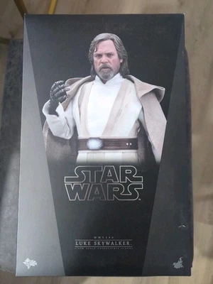 Hot Toys Star Wars Luke Skywalker MMS390 El Despertar de la Fuerza YS-A1 (F) Foto 1 de 4