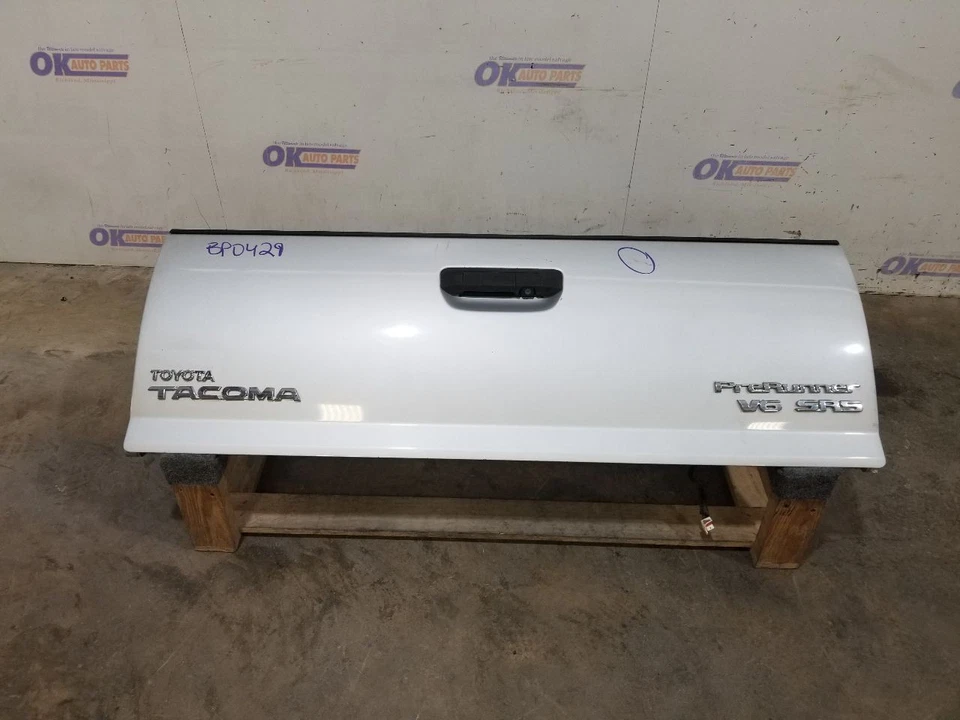 12 2012 TOYOTA TACOMA SR5 TAILGATE SILVER WITH REAR VIEW CAMERA Foto 1 de 4