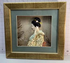 Figura de porcelana y tela japonesa de arte de pared 3D con caja de sombra de geisha - Imagen 1 de 10
