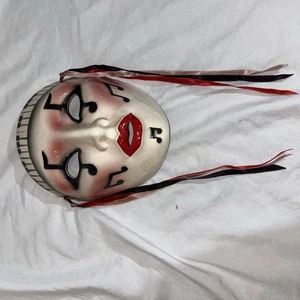 Máscara facial vintage decoración de pared mujer piano con notas musicales y cintas - Imagen 1 de 3