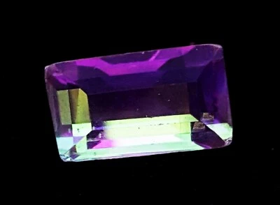 Mystic Opal Smaragd Form 7.70 Karat Lose Edelstein mit Gratis Geschenk - Bild 1 von 4