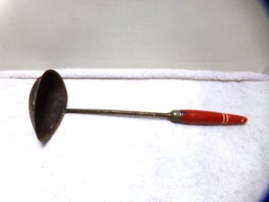 VINTAGE RED WOOD HANDLE TEARDROP POURING/ SERVING LADLE - Picture 1 of 5