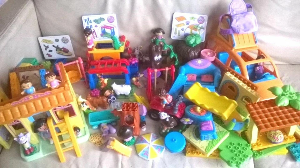 Dora L'Exploratrice Mega Bloks très gros Lot ,super affaire + camion+personnages Foto 1 de 1