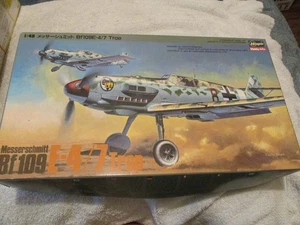 Kit Modelo Avión Militar Hasegawa Messerschmitt Bf109 E-4/7 Trop Escala 1/48 - Imagen 1 de 4