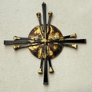 Vintage 4" Brutalist Handwerker Hufeisen Nagel Gold Eisen großer Anhänger 70er - Bild 1 von 3